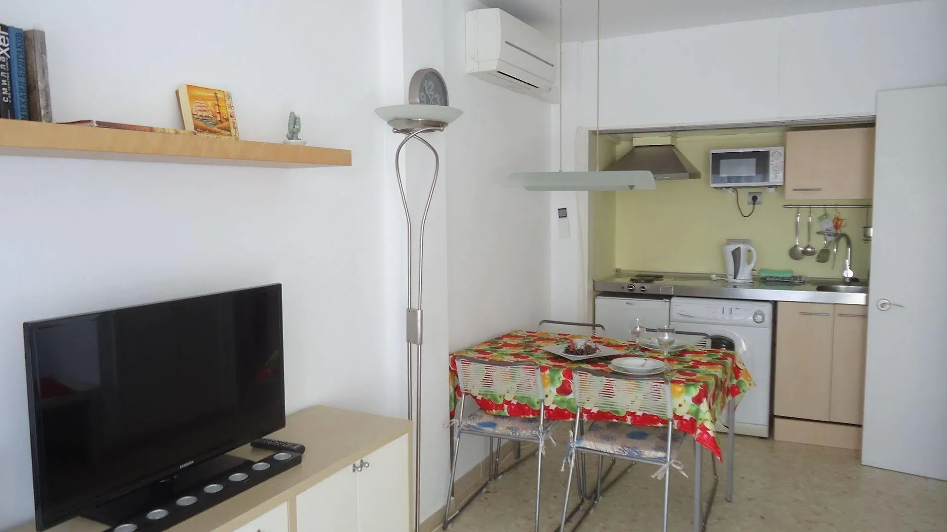 Apartaments Playas Lloret -Famous Family Resort Fenals Beach Lloret de Mar